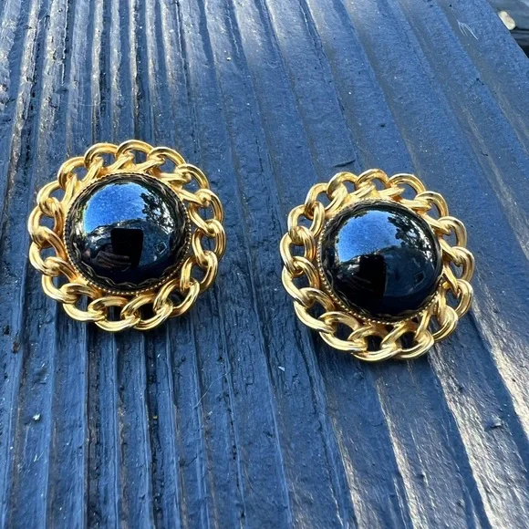WILLIAM DELILLO Black Stone And Gold Chain Vintage Clip On Earrings RARE Wm